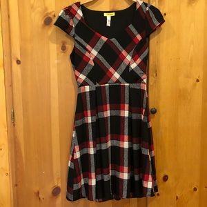 🎉CLEARANCE🎉🛒 Plaid midi dress